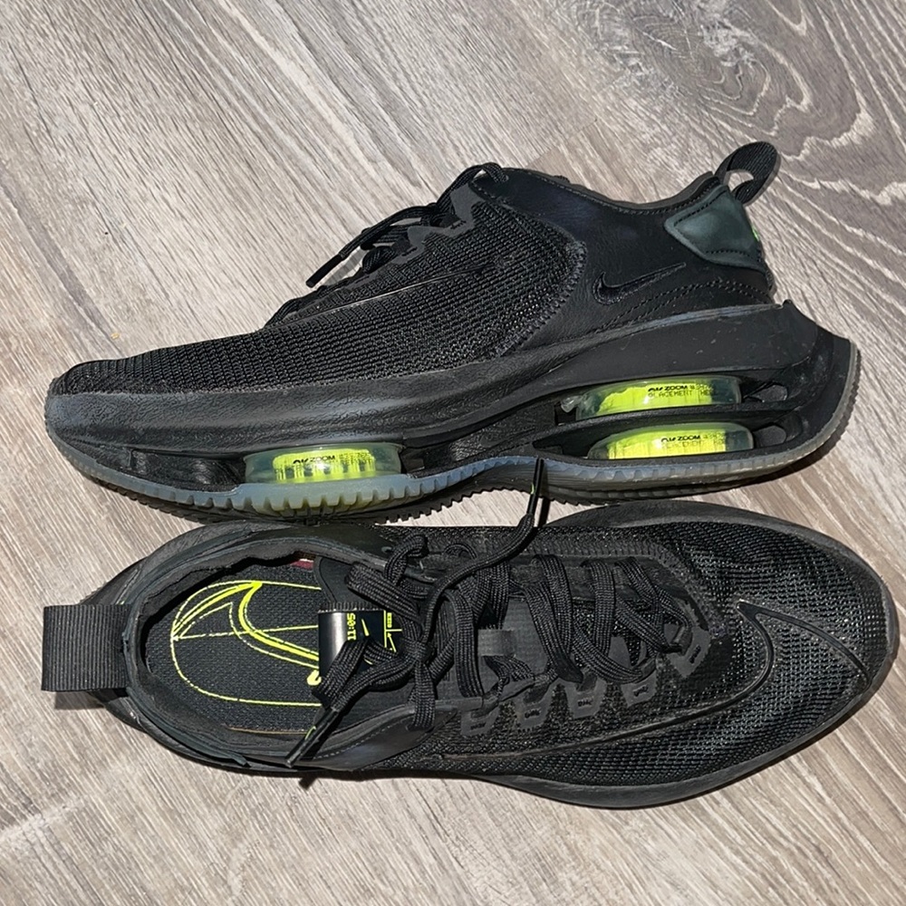 Women’s size 9 Nike sneaker